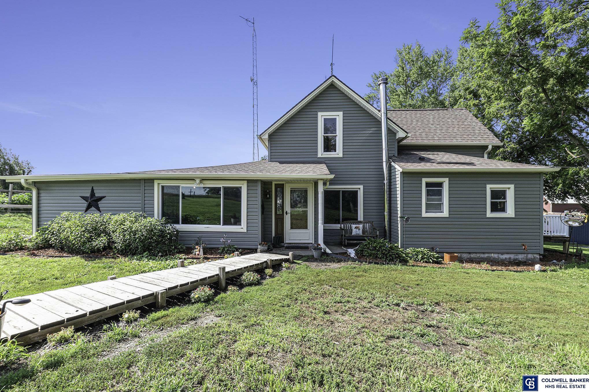 Property Photo: 34211 Waverly Road NE 68407