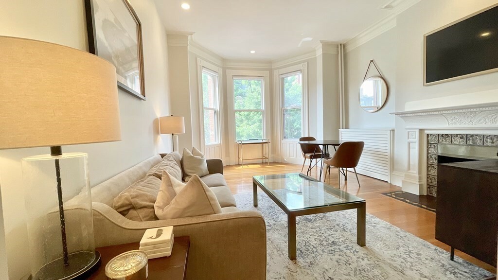 Property Photo: 194 Marlborough St 3 MA 02116
