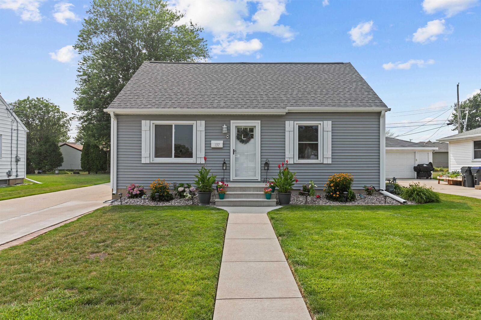 Property Photo:  137 Richard Avenue  WI 54956-2223 