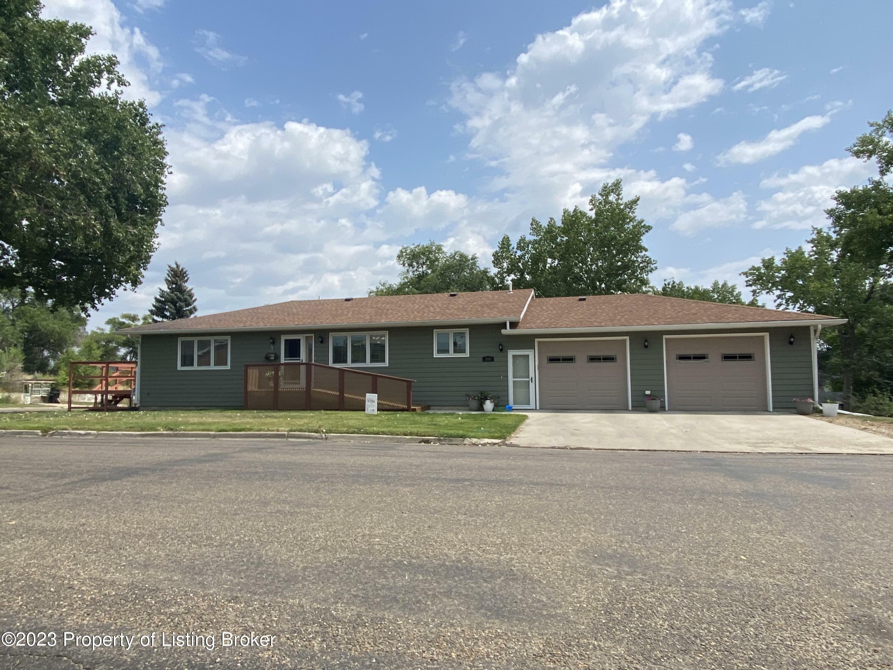 Property Photo:  208 5th Street NW  ND 58854 