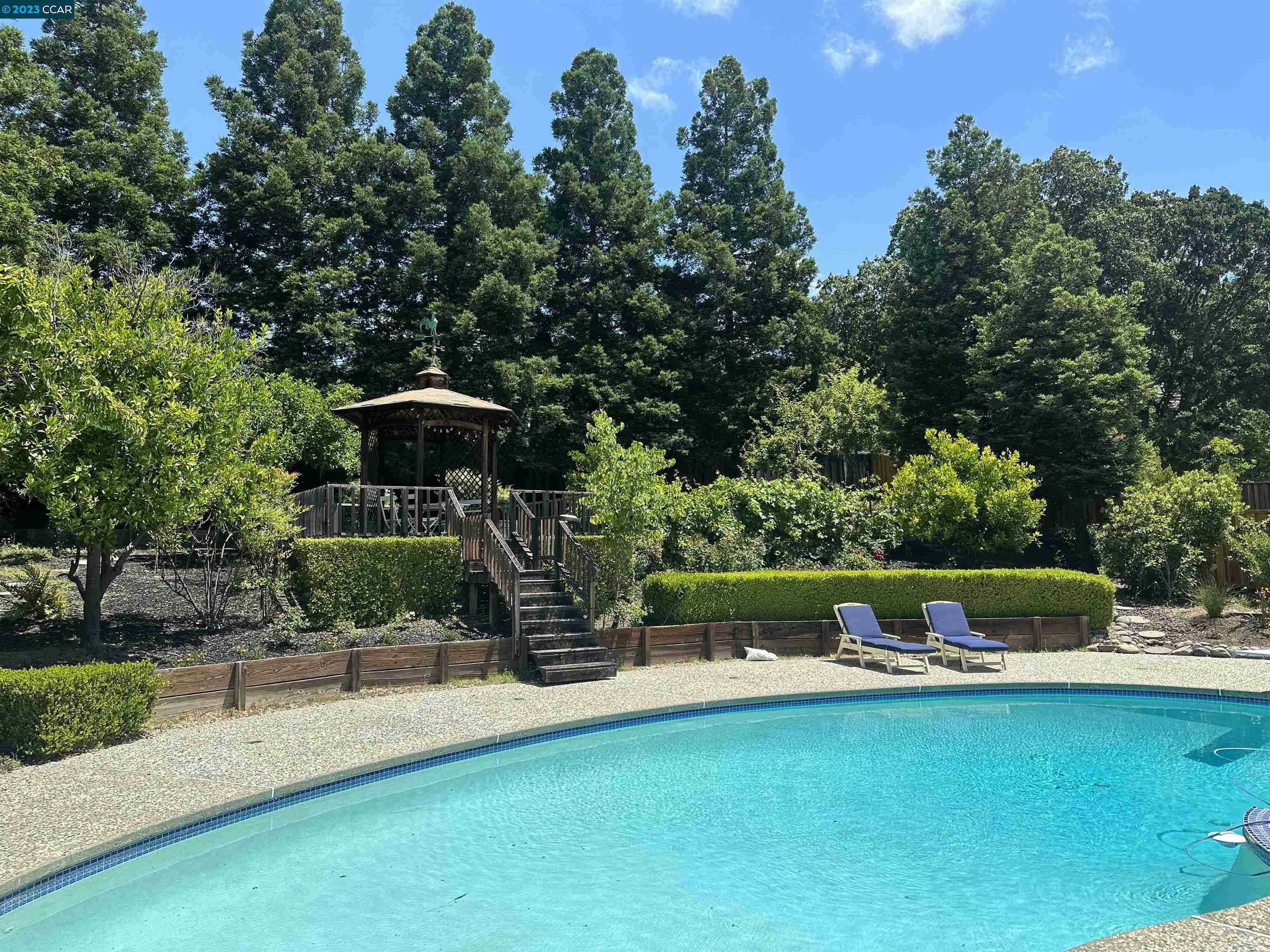 Property Photo: 250 Vallecito Ln CA 94596