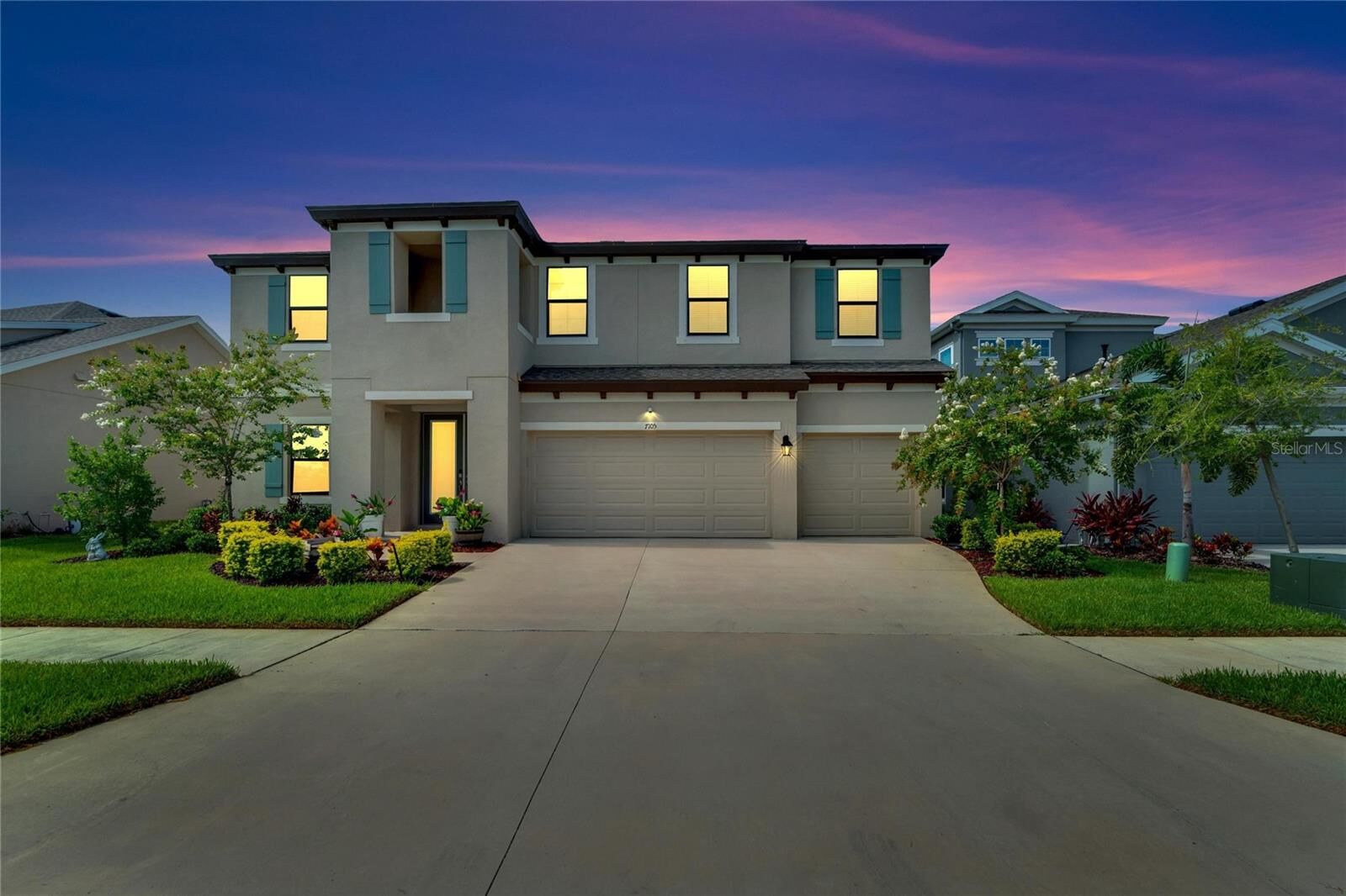 Property Photo: 7105 Estero Court FL 33572