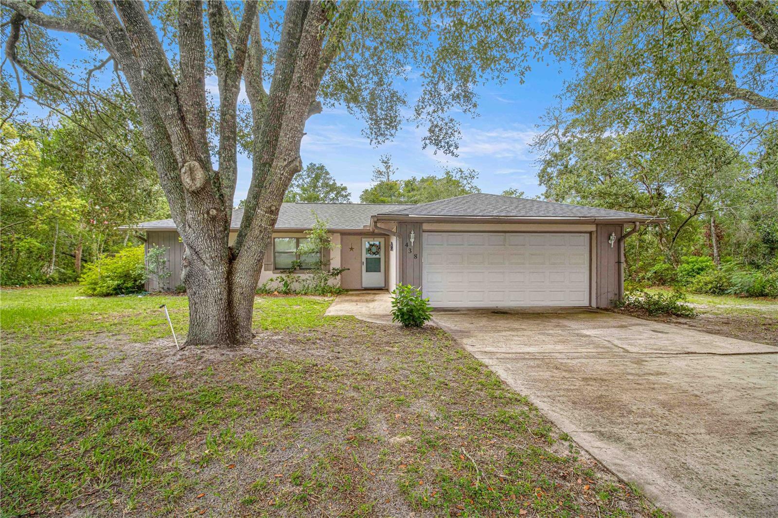 Property Photo: 438 Marion Oaks Drive FL 34473