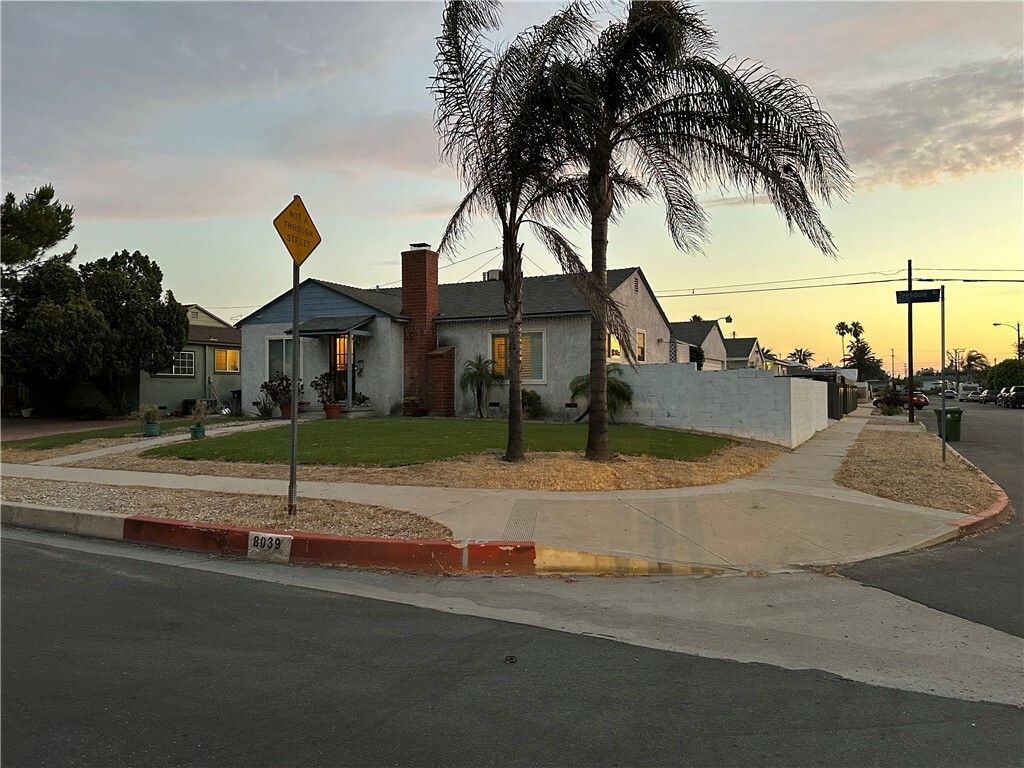 8039 Teesdale Avenue  North Hollywood CA 91605 photo