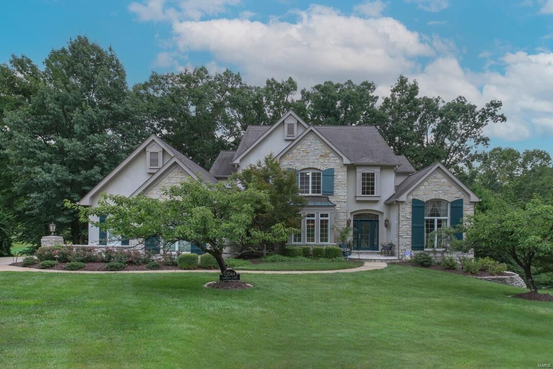 Property Photo: 13044 Tapawingo Place MO 63127