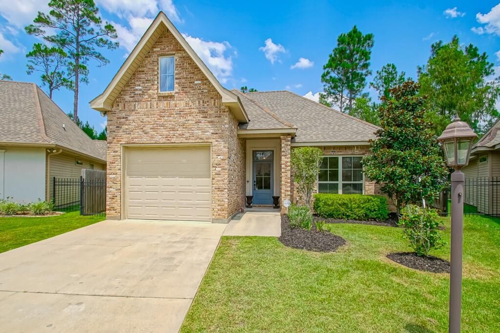 Property Photo: 524 Bateleur Way LA 70435