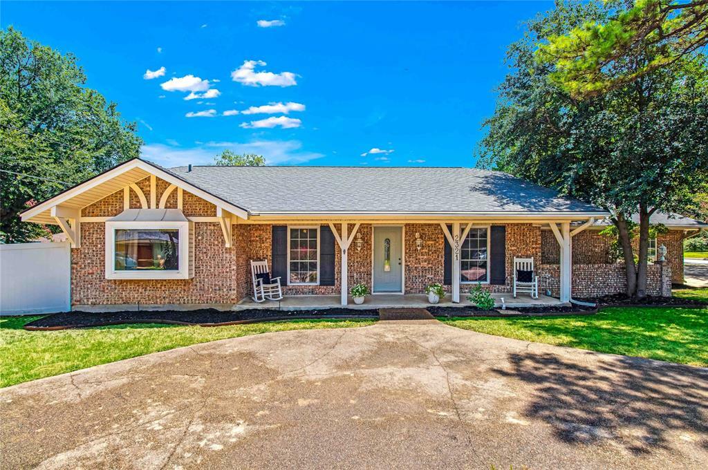 Property Photo:  2321 Nottingham Place  TX 75050 