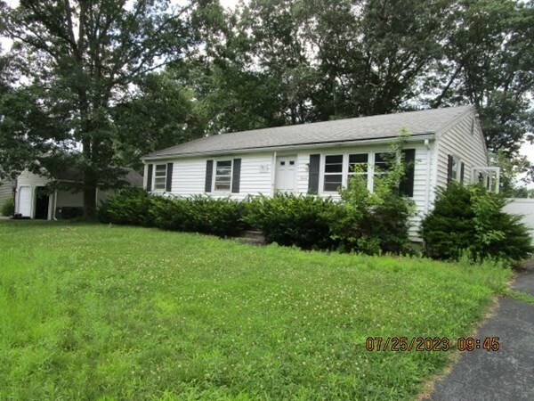 Property Photo:  7 Sherwood Dr  MA 01540 