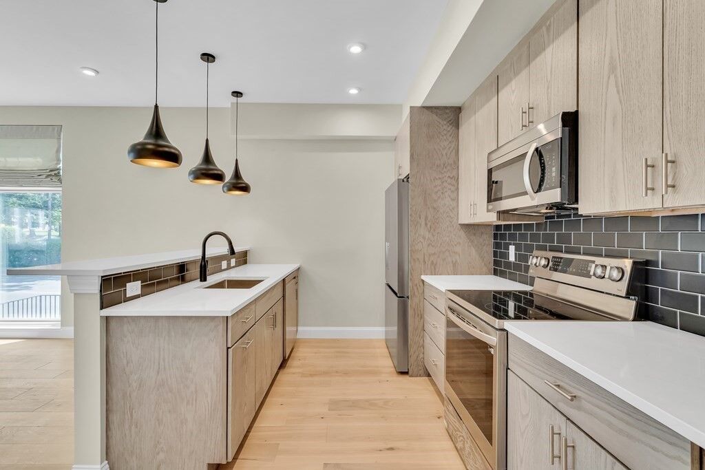 Property Photo:  429 Cherry St 14  MA 02456