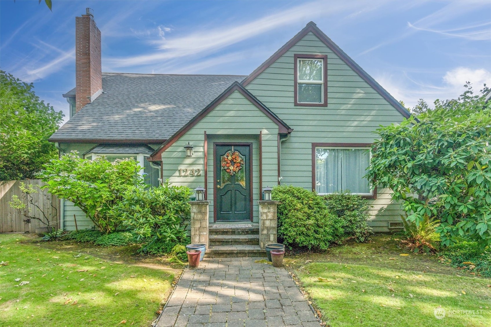 Property Photo: 1242 22nd Avenue WA 98632