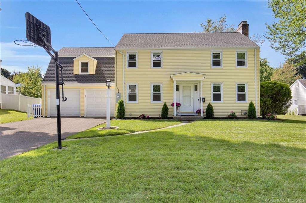 Property Photo:  17 Centerwood Road  CT 06111 