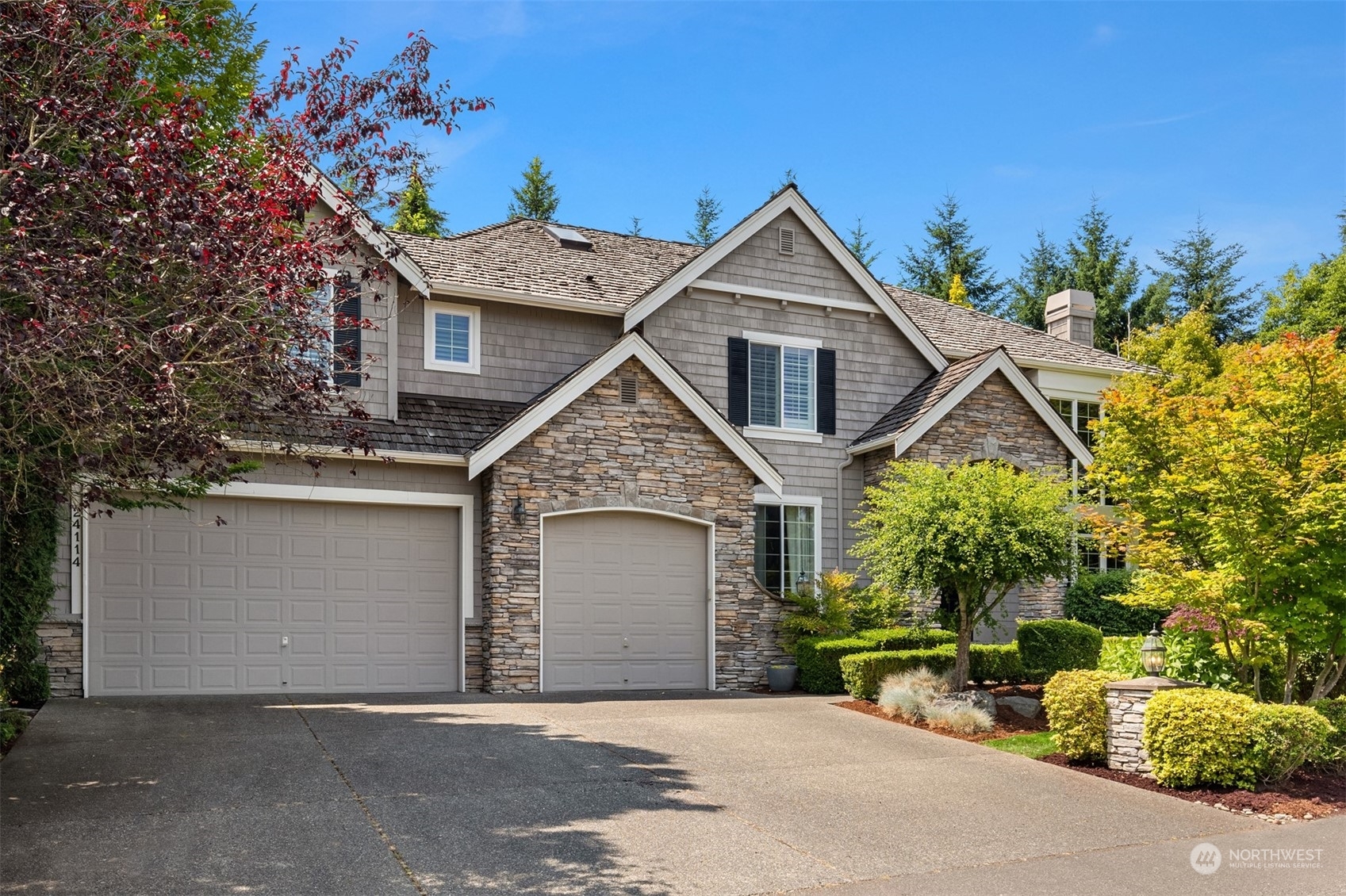 Property Photo: 24114 E Greystone Lane WA 98020