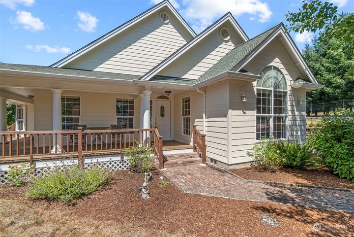 Property Photo:  157  McCormick Spur 2 Road  WA 98611 