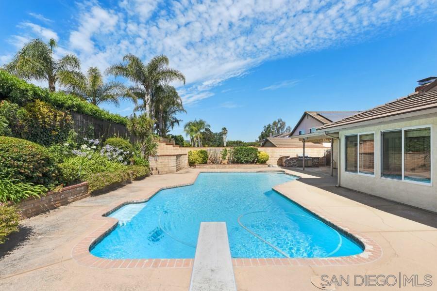 Property Photo: 12575 Perla Ct CA 92128