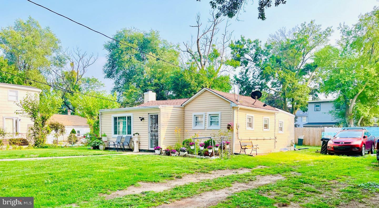 225 Berg Avenue  Hamilton NJ 08610 photo