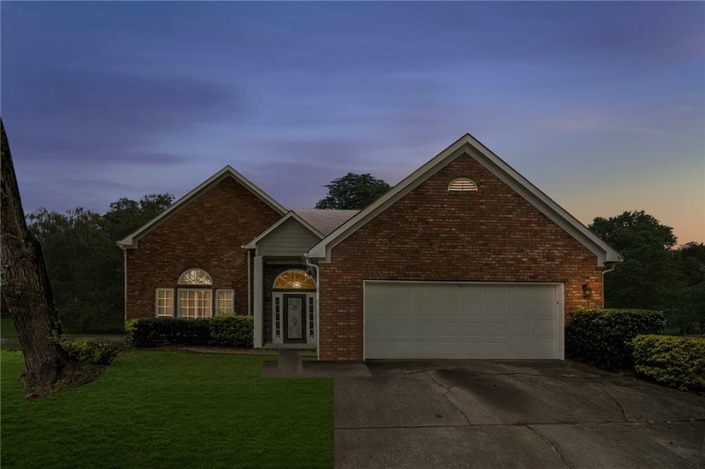 Property Photo: 585 N Shore Road GA 30058