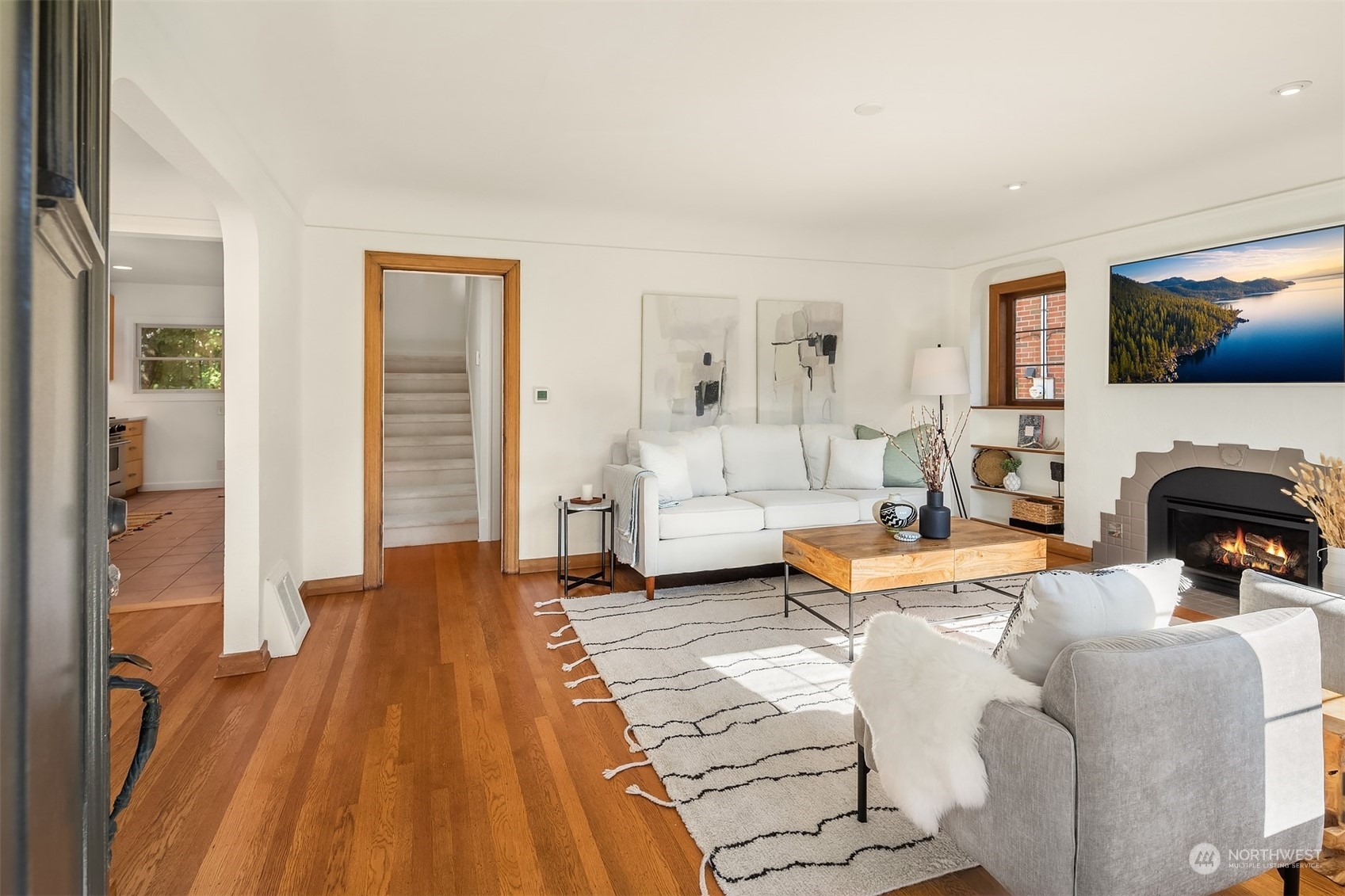 Property Photo: 2506 Nob Hill Avenue N WA 98109