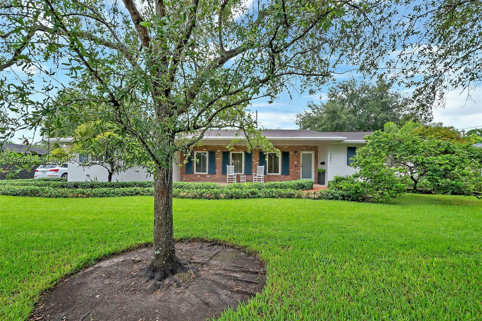 Property Photo: 7841 SW 141st St FL 33158