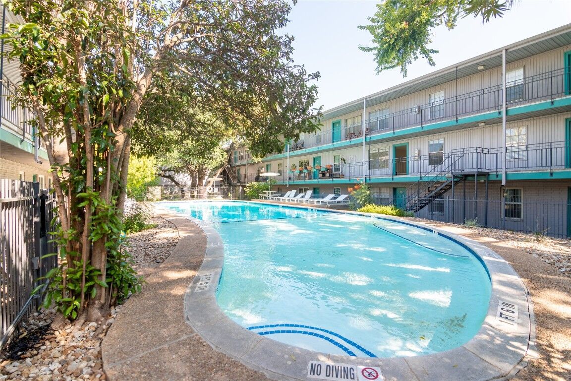 Property Photo:  300 Crockett Street 220  TX 78704 