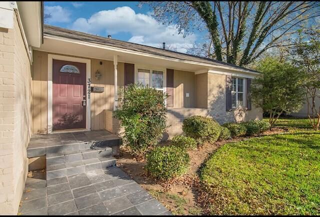 Property Photo: 3721 Dunhaven Road TX 75220