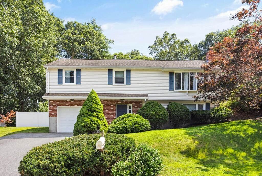 Property Photo: 15 Ganley Dr MA 01803