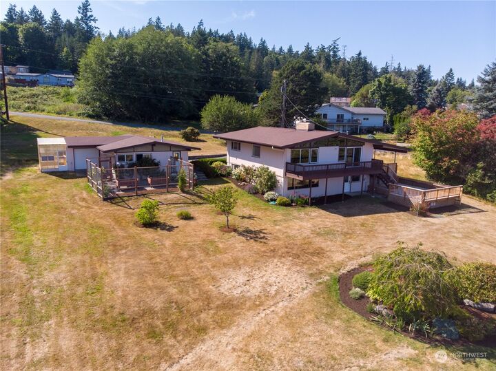 Property Photo:  5876 Central Avenue  WA 98221 