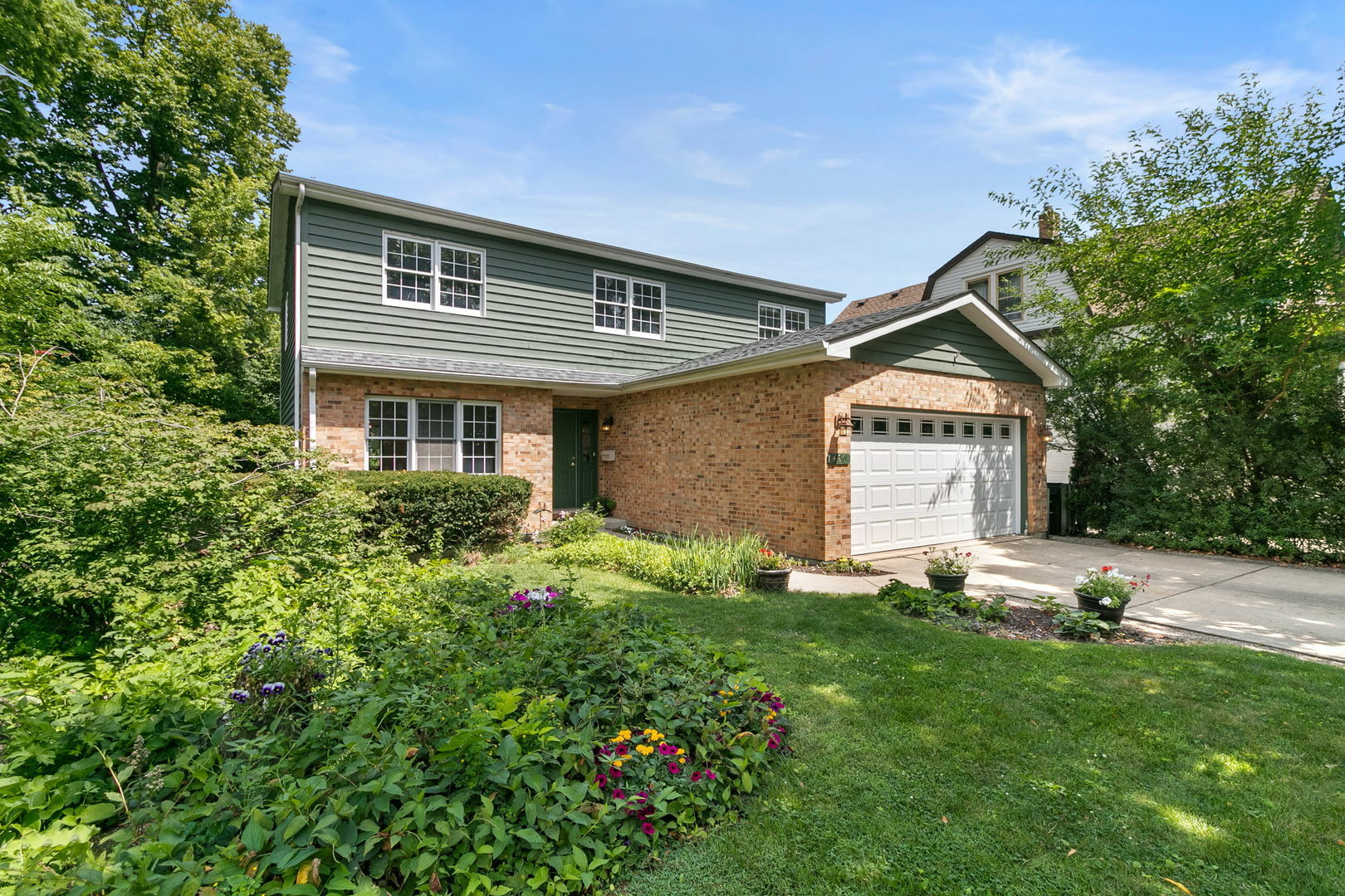 Property Photo: 420 Herrick Road IL 60546