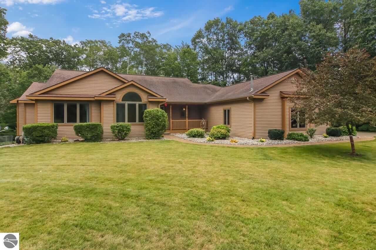 Property Photo:  6199 Eagle Valley Drive  MI 49637 