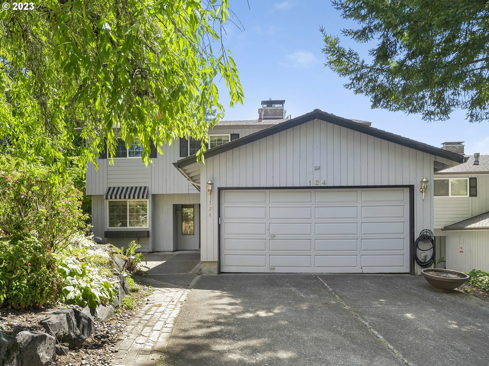 Property Photo: 124 Touchstone Ter OR 97035