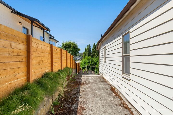 Property Photo: 4007 22nd Avenue SW WA 98106