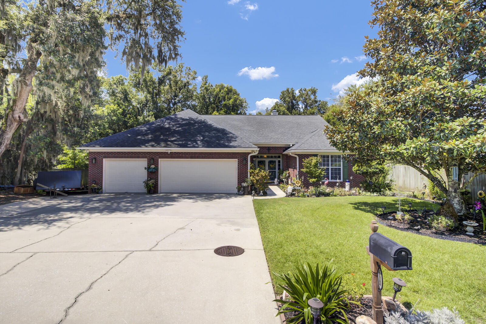 Property Photo: 6004 Fieldstone Circle SC 29414