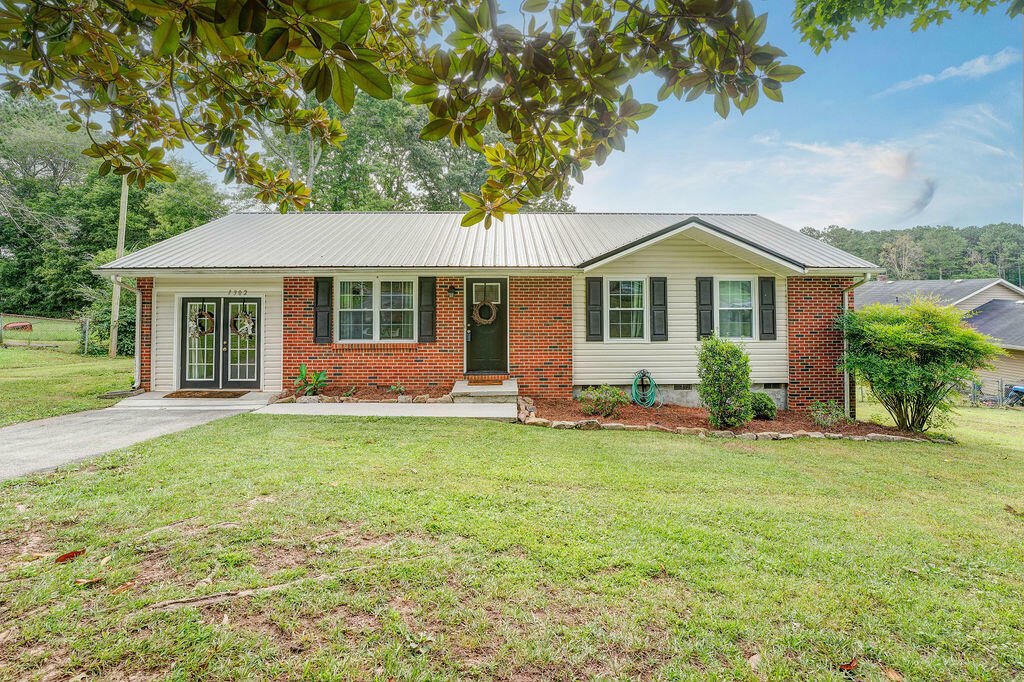 Property Photo:  1302 Fernwood Dr  GA 30728 