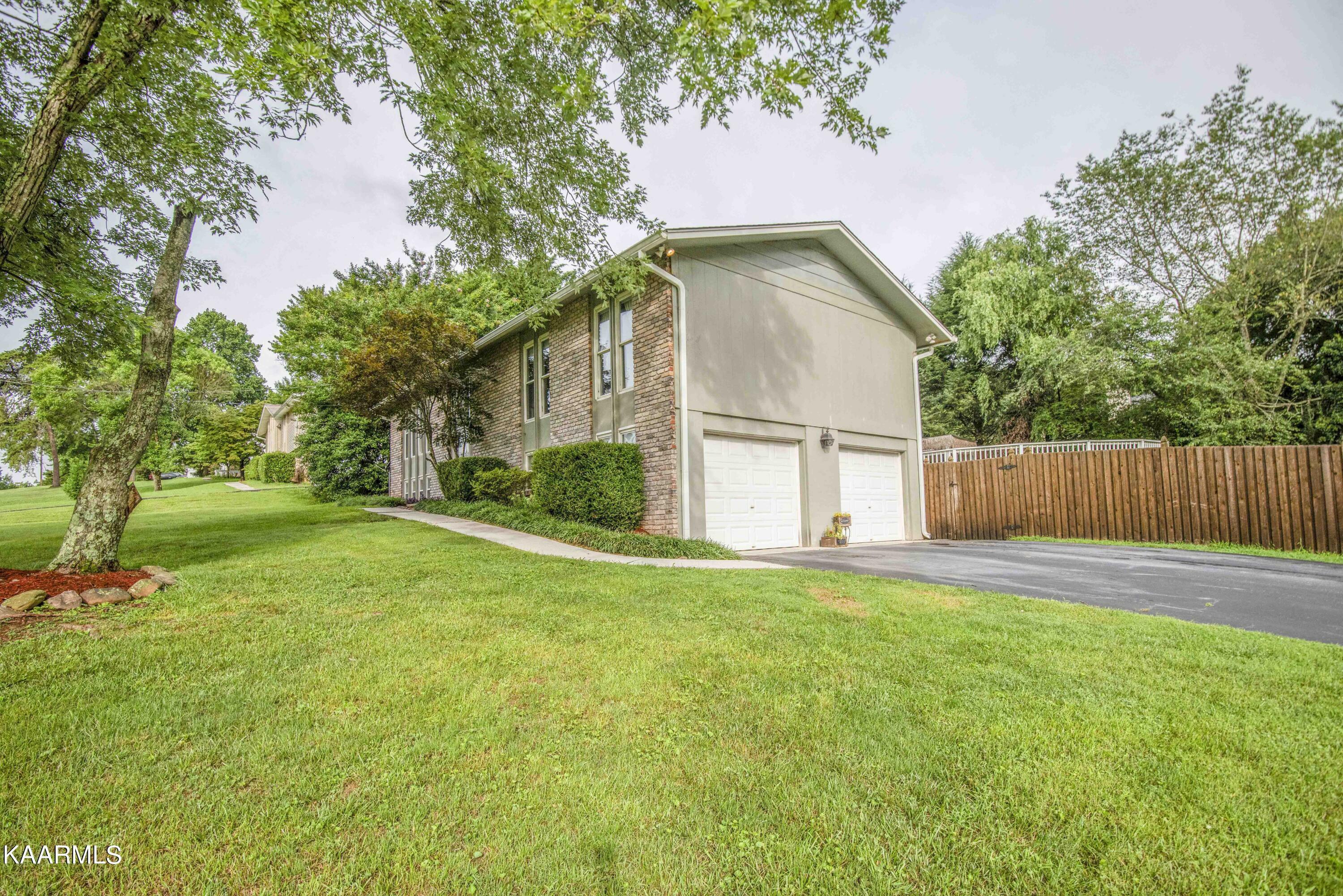 Property Photo: 1433 Pine Springs Rd TN 37922
