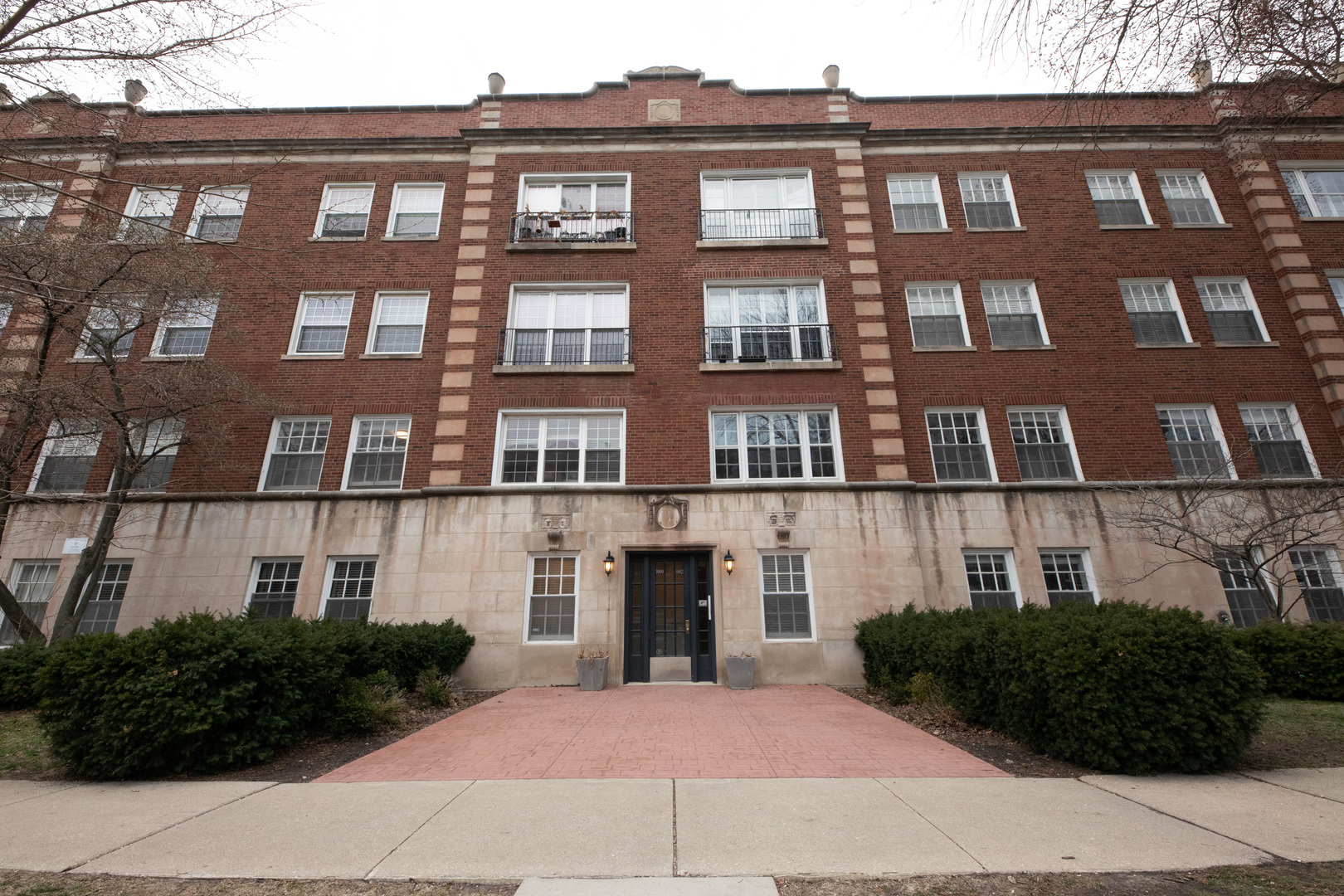 Property Photo: 517 Lee Street 3 IL 60201