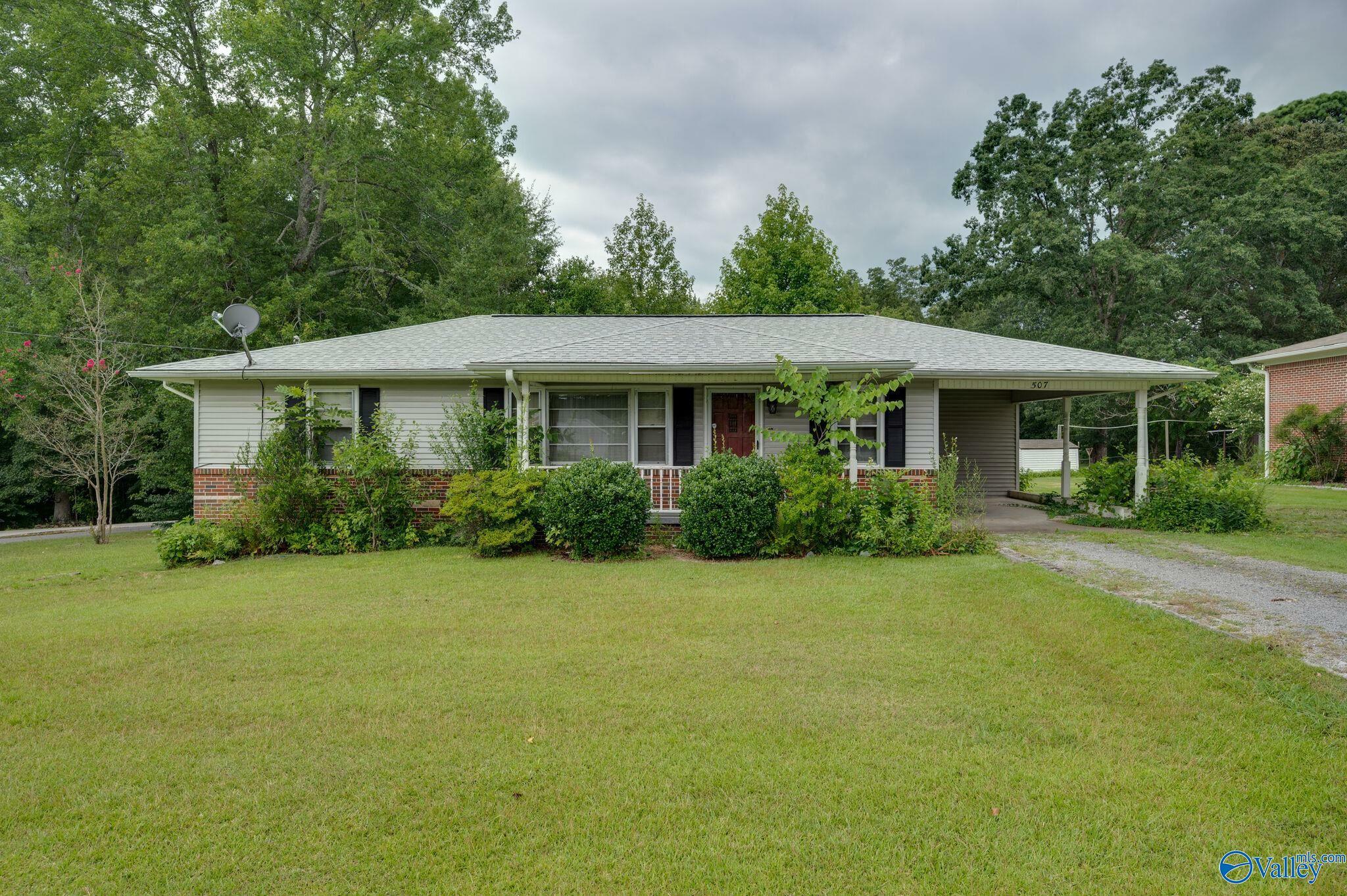 Property Photo:  507 7th Street NE  AL 35016 