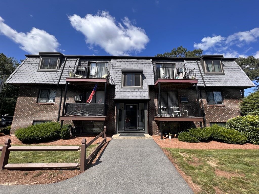 Property Photo: 42 Main St 4 MA 01864