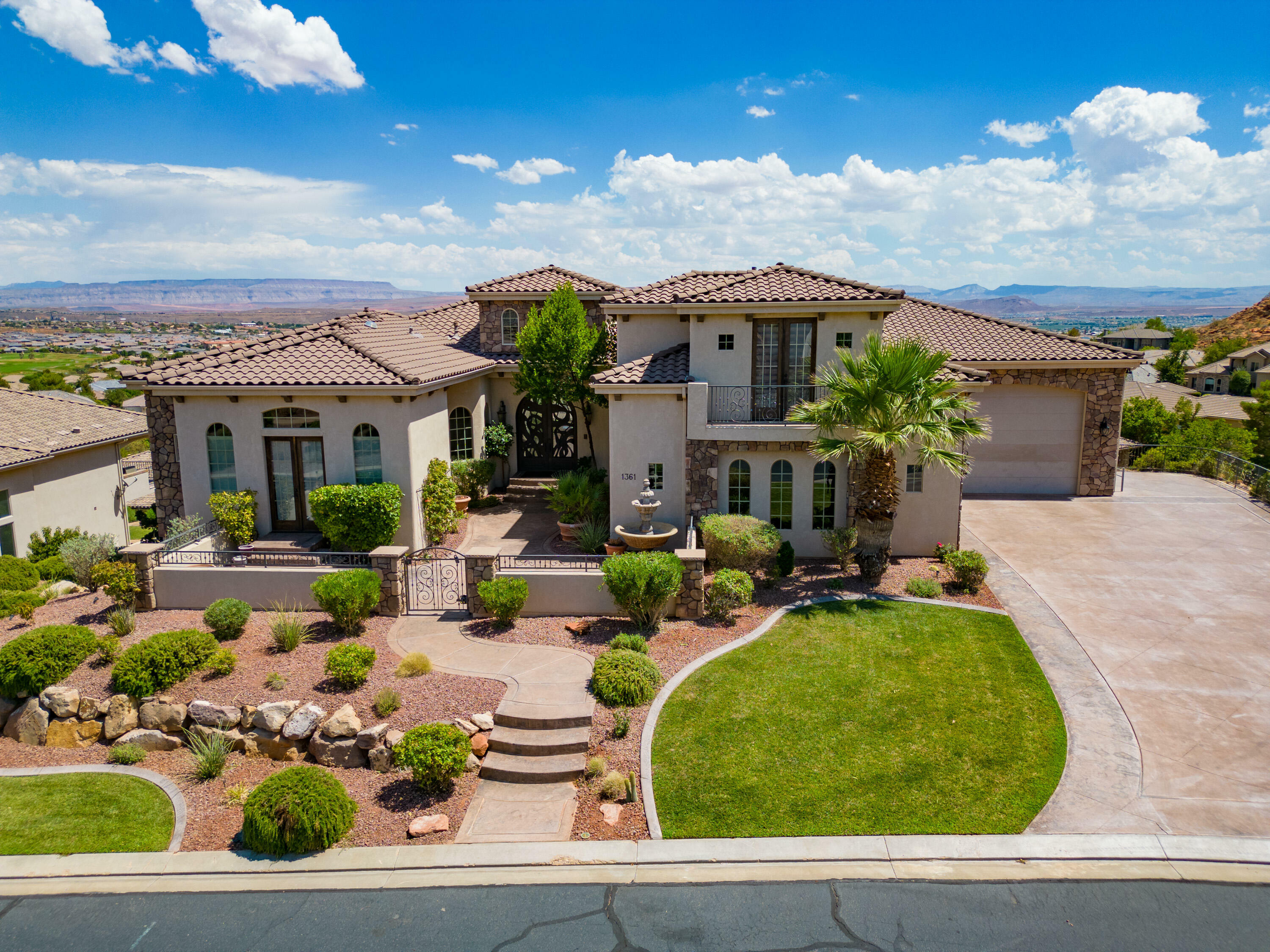 Property Photo: 1361 W Cambridge Ave UT 84780