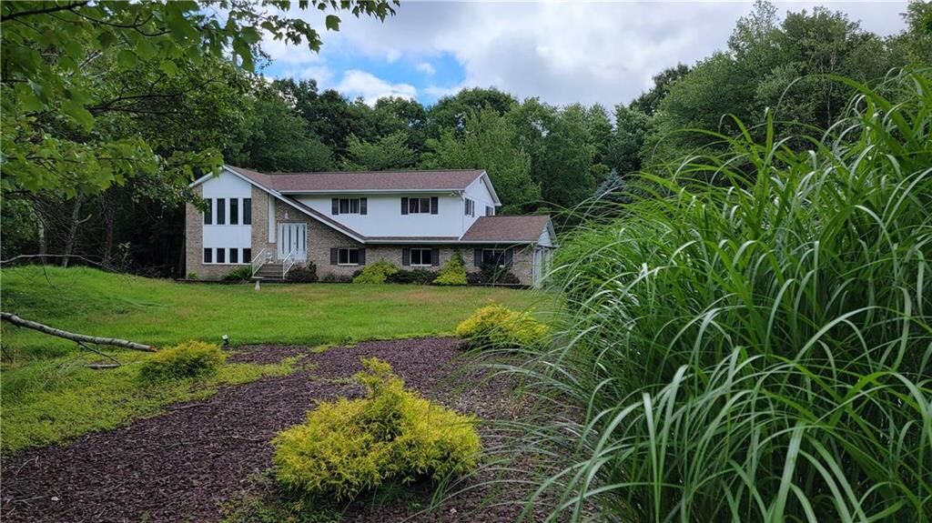 Property Photo: 786 Clearview Drive PA 18334