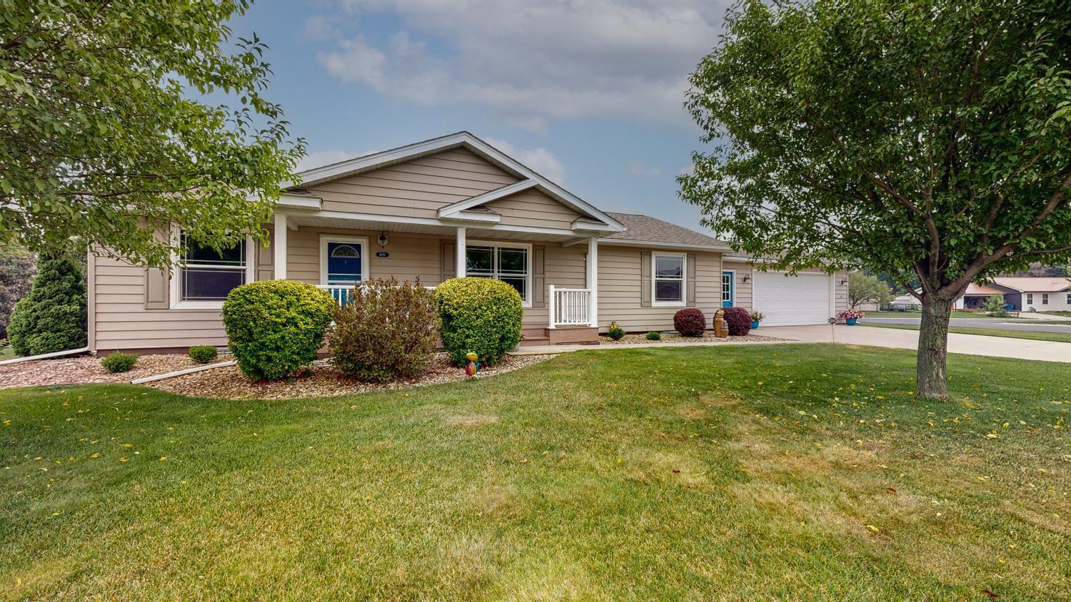 Property Photo: 609 Southfork Place SE MN 55944
