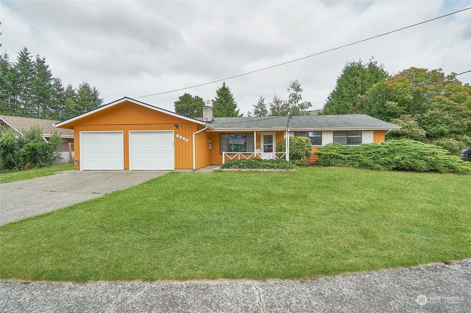 House for sale in Renton 3920 NE 11th Place, Renton, WA 98056