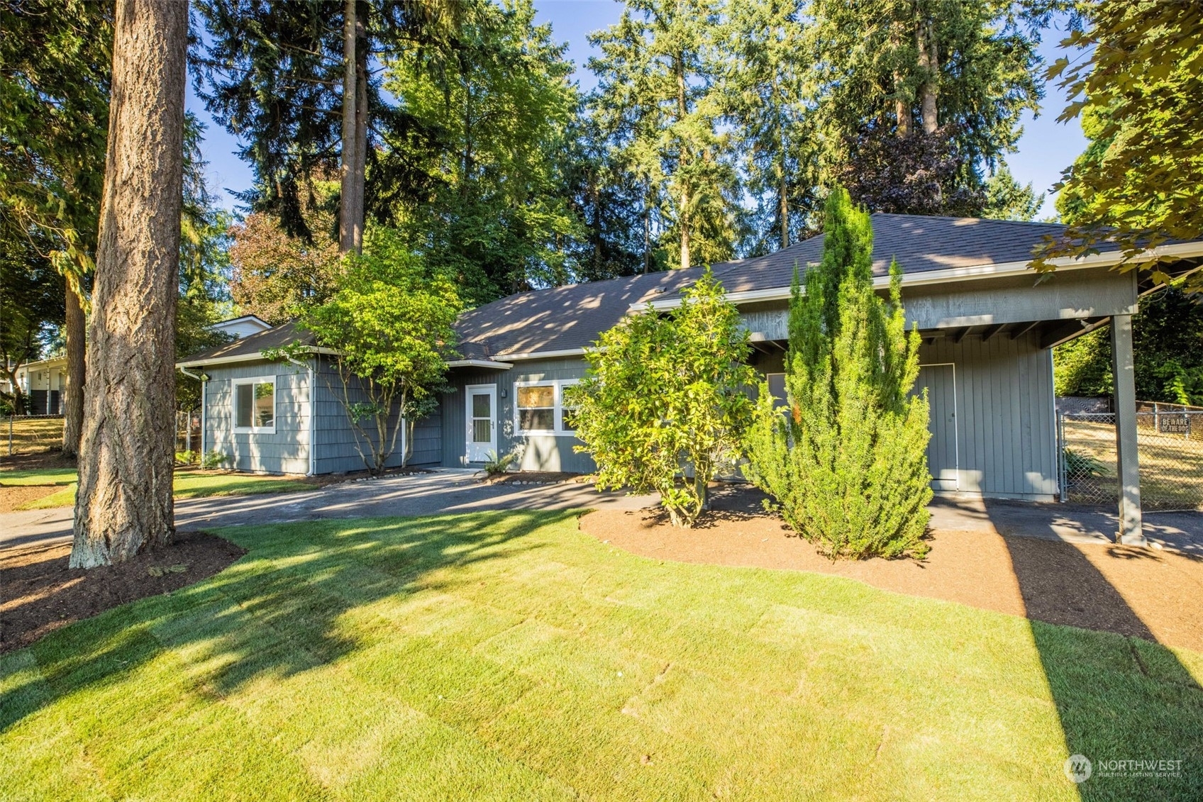 Property Photo:  14203 6th Avenue S  WA 98168 