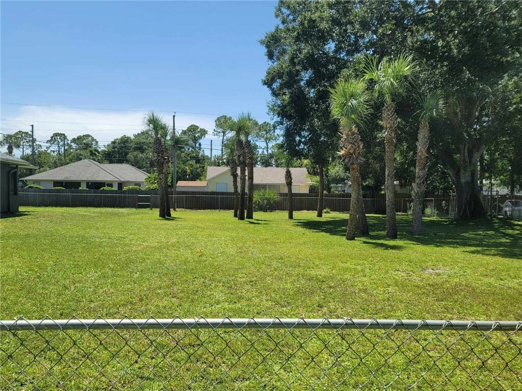 Property Photo:  965 34th Avenue SW  FL 32968 