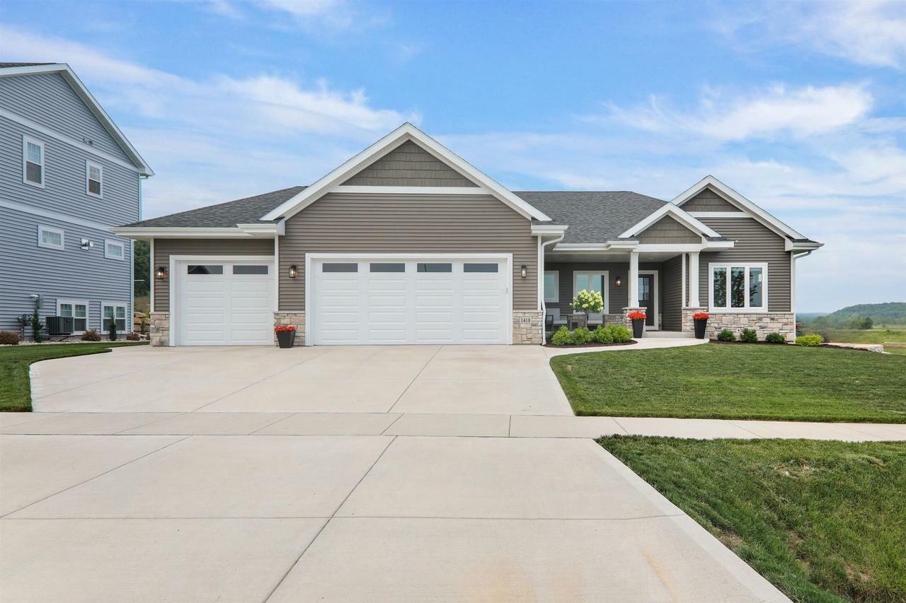 Property Photo:  1418 Ridgetrail Drive  WI 53528 