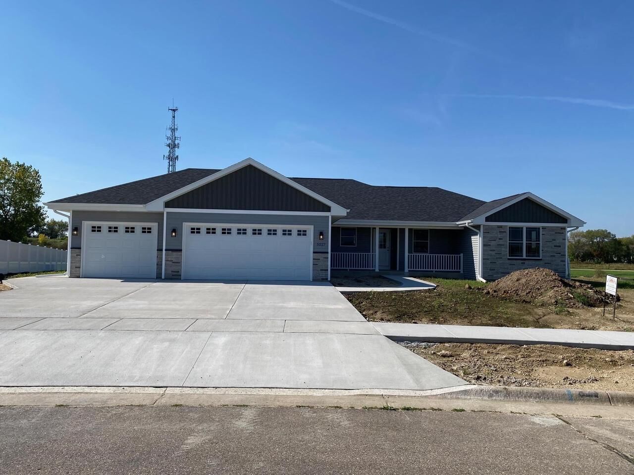 Property Photo:  5027 Fairmont Drive  WI 53546 
