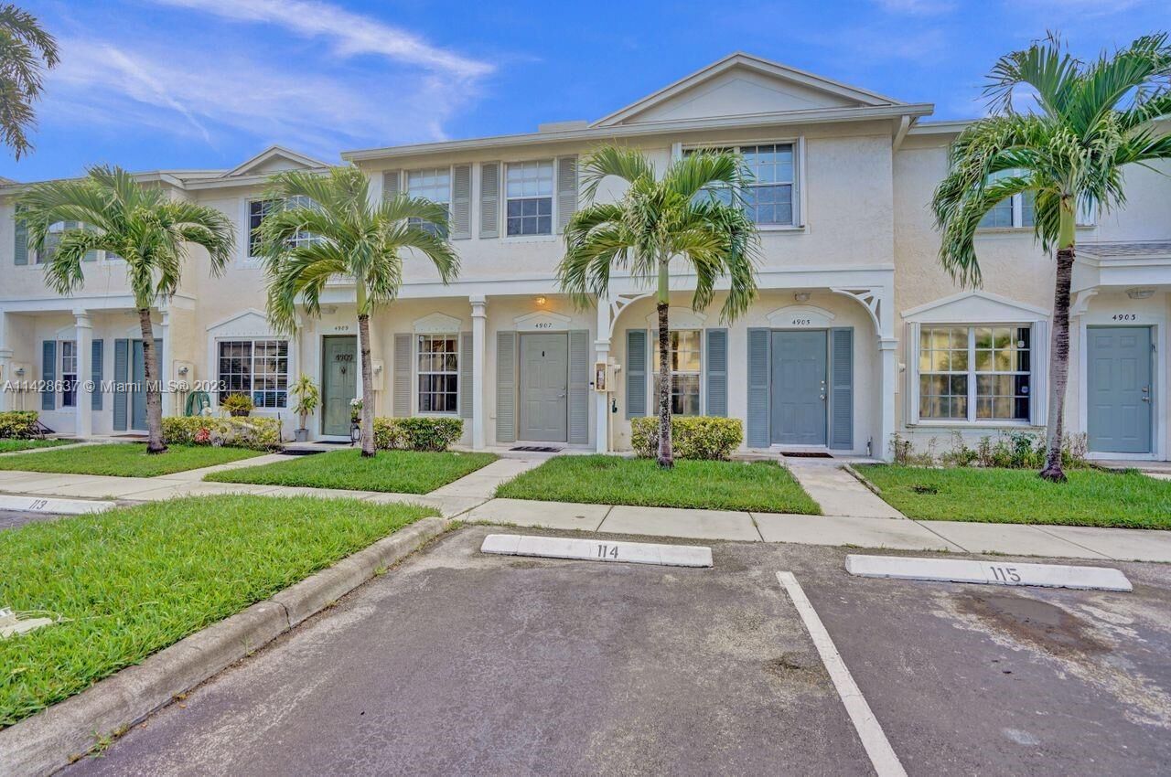 Property Photo: 4907 SW 31st Ter 114 FL 33312