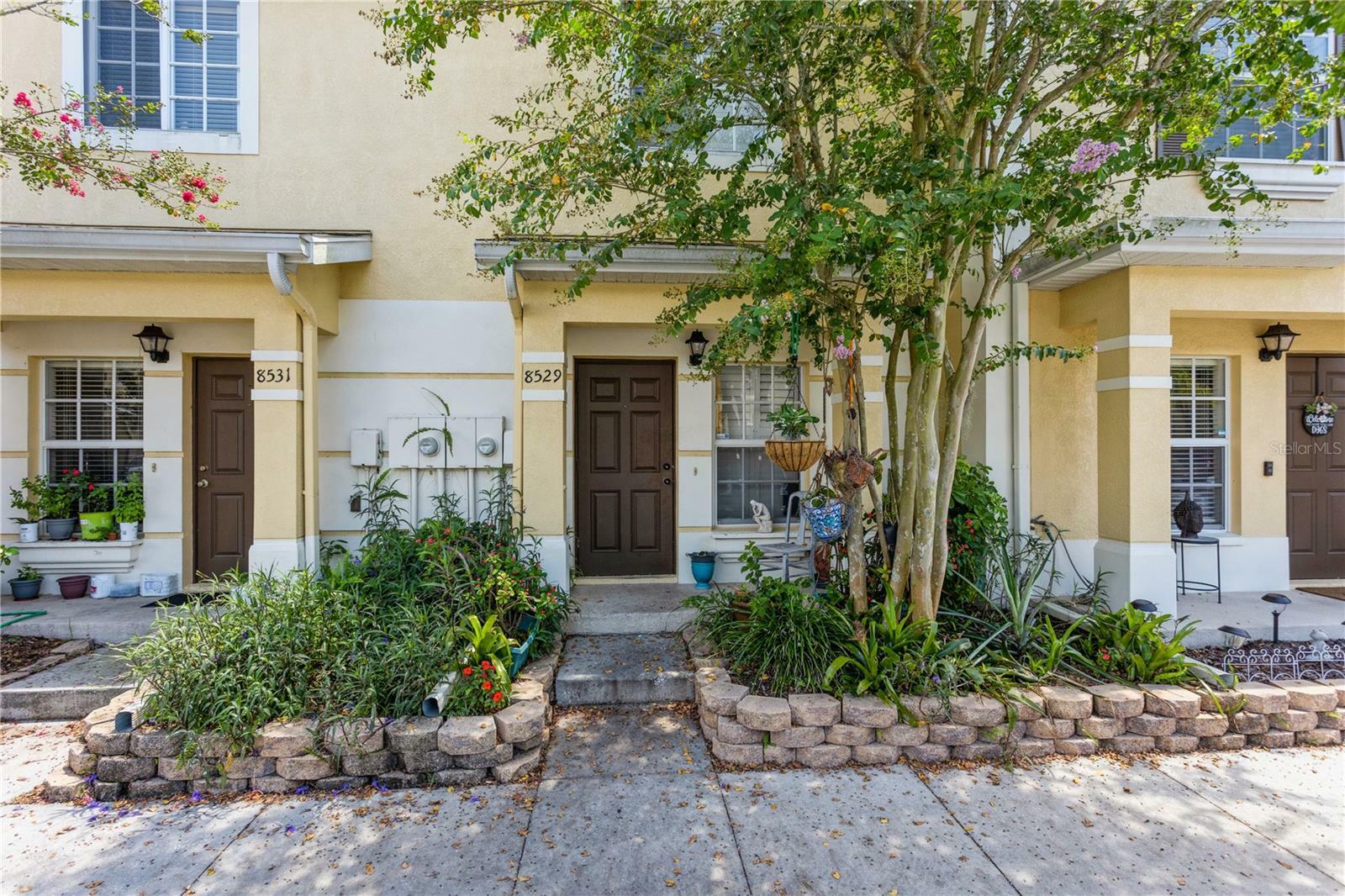 Property Photo: 8529 Gablebend Way FL 33647