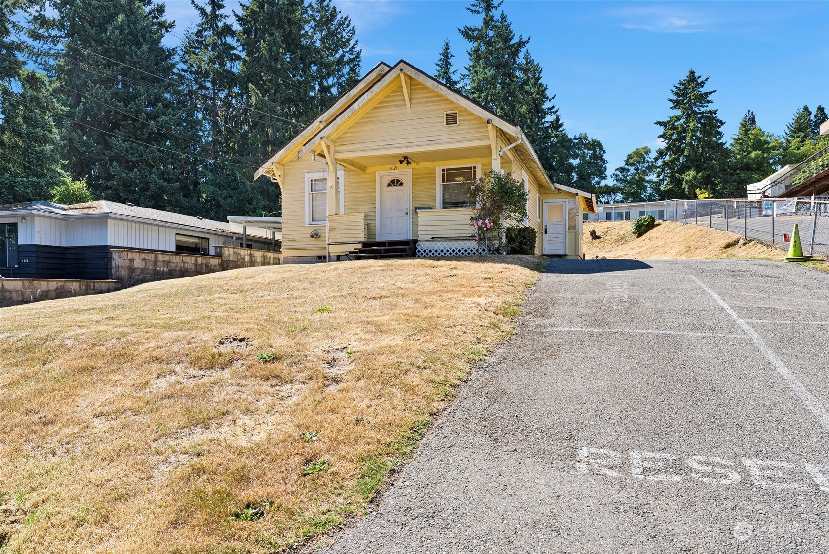 Property Photo:  1021 SW 130th Street  WA 98146 