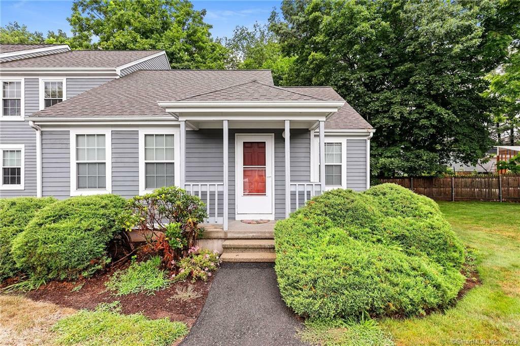 Property Photo:  219 Oakland Street A  CT 06042 