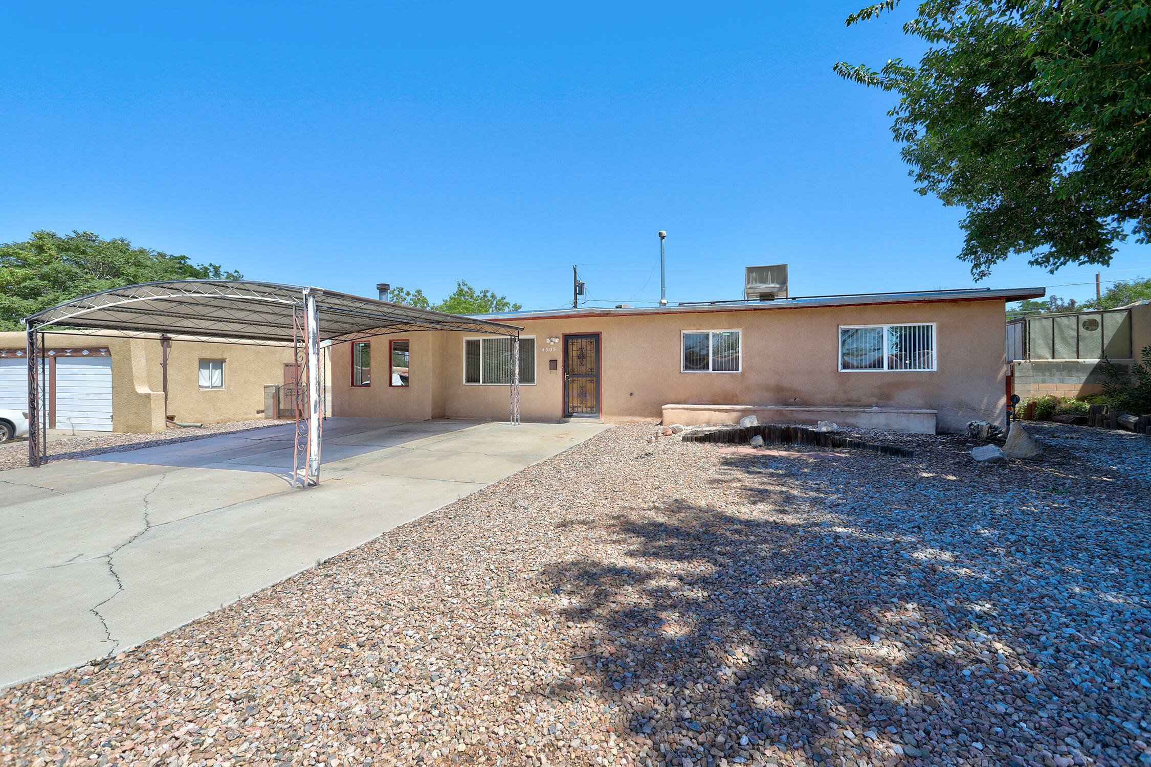 Property Photo:  4505 Delamar Avenue NE  NM 87110 