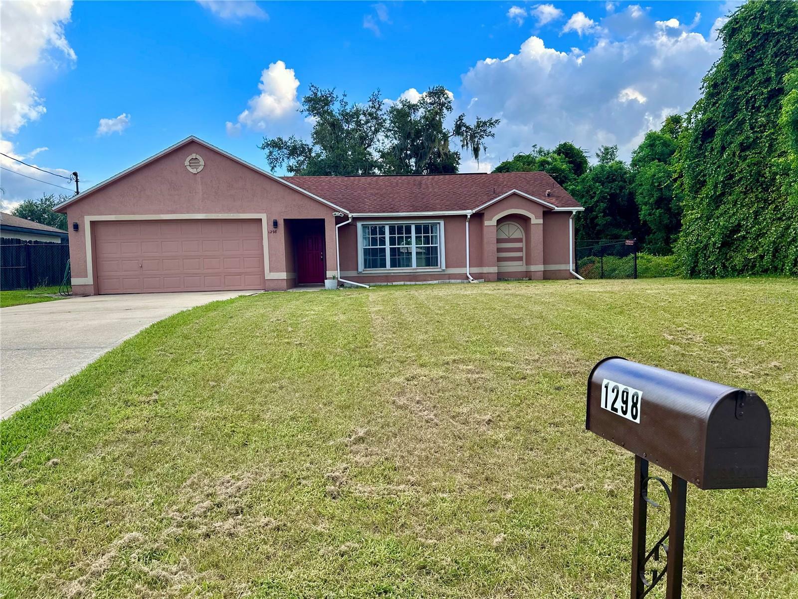 Property Photo:  1298 Blythe Avenue  FL 32725 